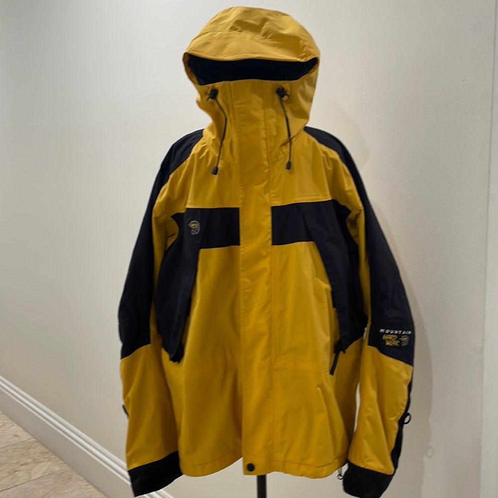 Men’s Medium Mountain Hardwear Jacket